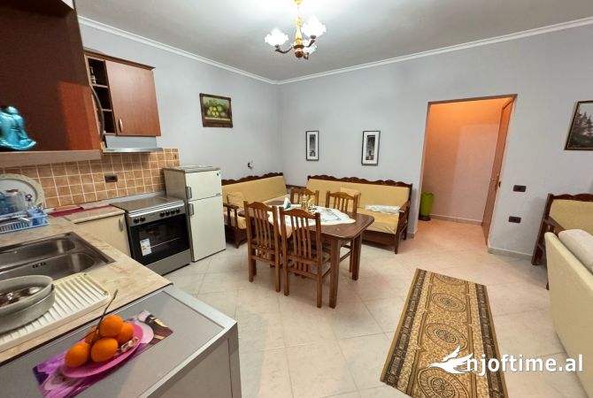 Shtepi me qera Apartament ne Tirane, 2+1, Mobilimi E mobiluar, Pagesa 600  Euro.
