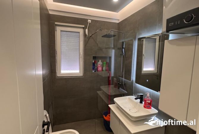 Shtepi me qera Apartament ne Tirane, 1+1, Mobilimi E mobiluar, Pagesa 500  Euro.