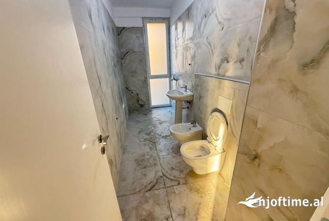 Shtepi me qera Apartament ne Tirane, 2+1, Mobilimi E mobiluar, Pagesa 700  Euro.