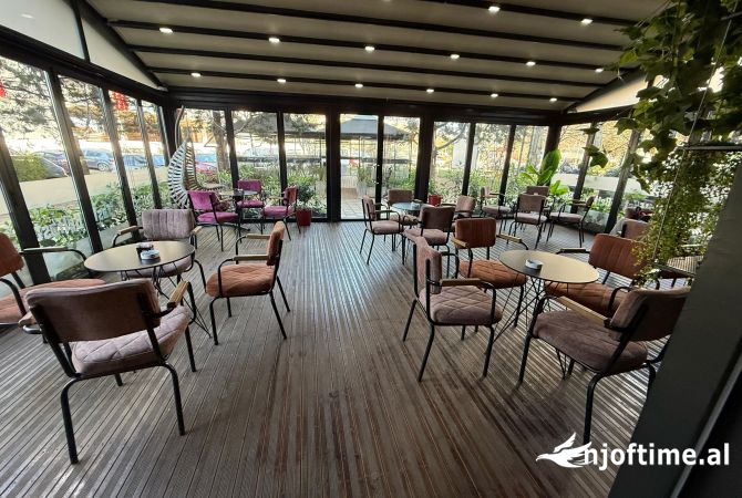 Ambient biznesi me qera 2+1 ne Tirane - 2,000 Euro