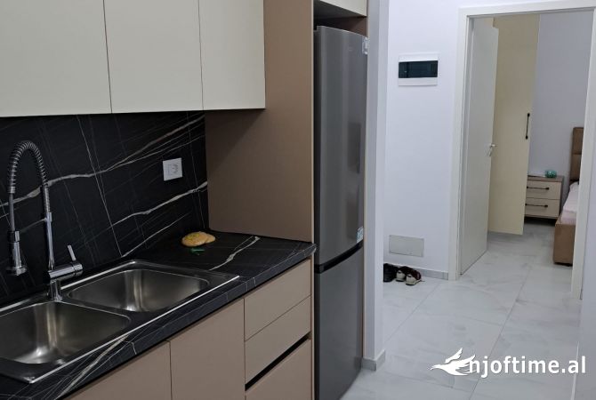 Shtepi me qera 1+1 ne Tirane - 35,000 Leke