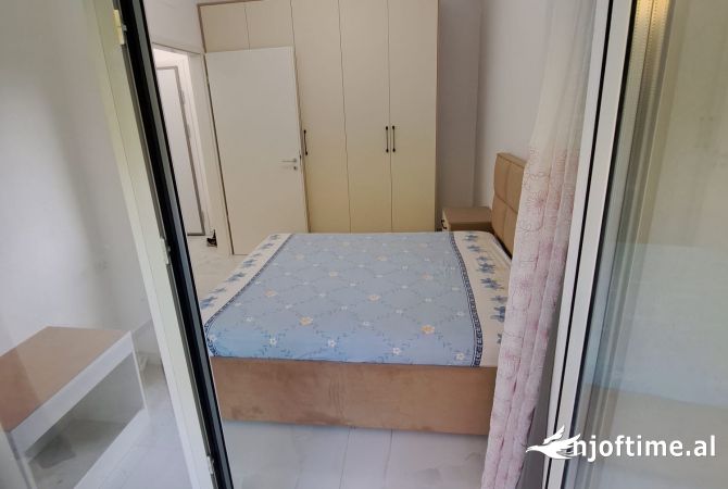 Shtepi me qera Apartament ne Tirane, 1+1, Mobilimi E mobiluar, Pagesa 35,000  Leke.