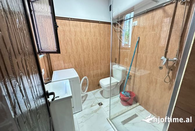 Shtepi me qera Apartament ne Tirane, 2+1, Mobilimi E mobiluar, Pagesa 38,000  Leke.