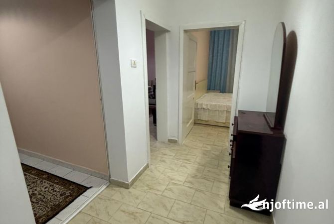 Shtepi me qera Apartament ne Tirane, 2+1, Mobilimi E mobiluar, Pagesa 450  Euro.