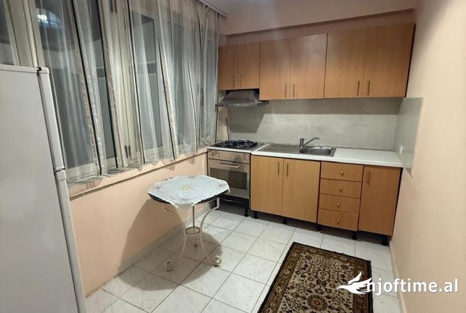 Shtepi me qera 2+1 ne Tirane - 450 Euro
