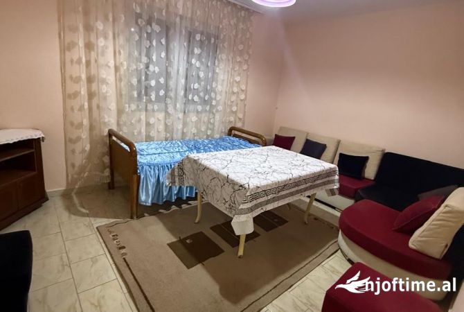Shtepi me qera 2+1 ne Tirane - 450 Euro