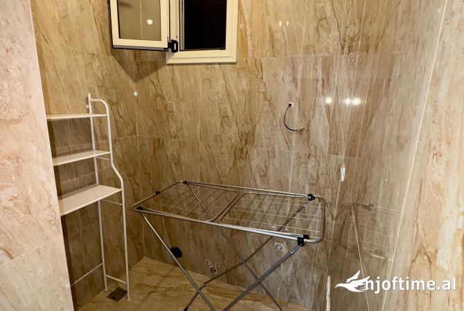 Shtepi me qera Apartament ne Tirane, 1+1, Mobilimi E mobiluar, Pagesa 35,000  Leke.