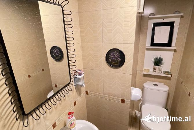 Qera Ambient per Zyre   Rruga Frosina Plaku