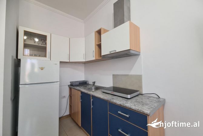 Shtepi me qera Apartament ne Tirane, 1+1, Mobilimi E mobiluar, Pagesa 370  Euro.