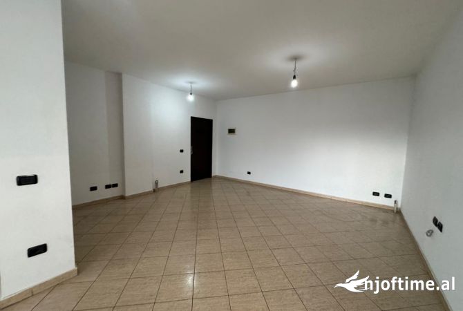 Shtepi me qera 2+1 ne Tirane - 500 Euro