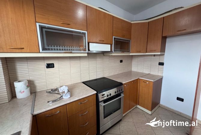 Shtepi me qera 2+1 ne Tirane - 500 Euro