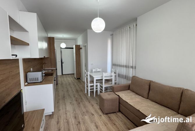 Shtepi me qera 1+1 ne Tirane - 50,000 Leke
