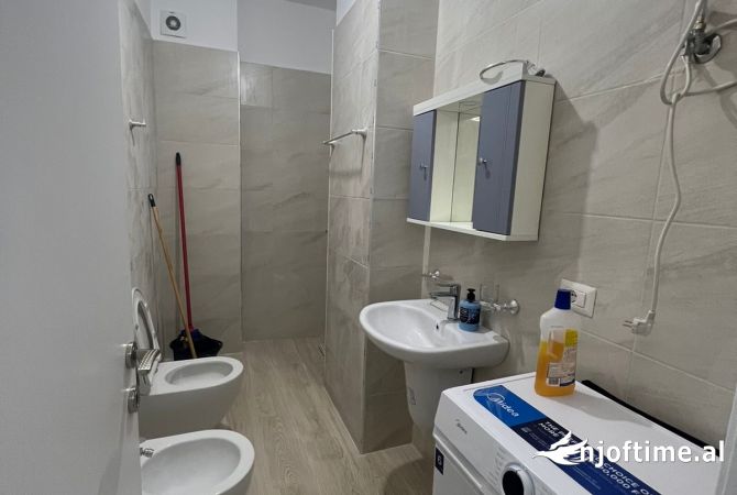 Shtepi me qera Apartament ne Tirane, 1+1, Mobilimi E mobiluar, Pagesa 450  Euro.