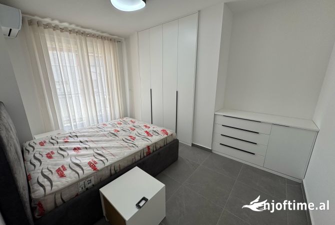 Shtepi me qera Apartament ne Tirane, 1+1, Mobilimi E mobiluar, Pagesa 600  Euro.