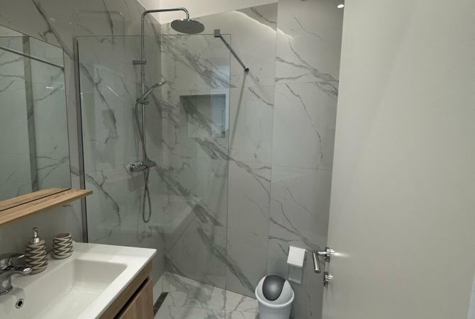 Shtepi me qera Apartament ne Tirane, 1+1, Mobilimi E mobiluar, Pagesa 600  Euro.