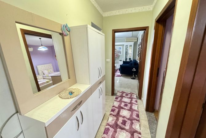 Shtepi me qera Apartament ne Tirane, 2+1, Mobilimi E mobiluar, Pagesa 500  Euro.