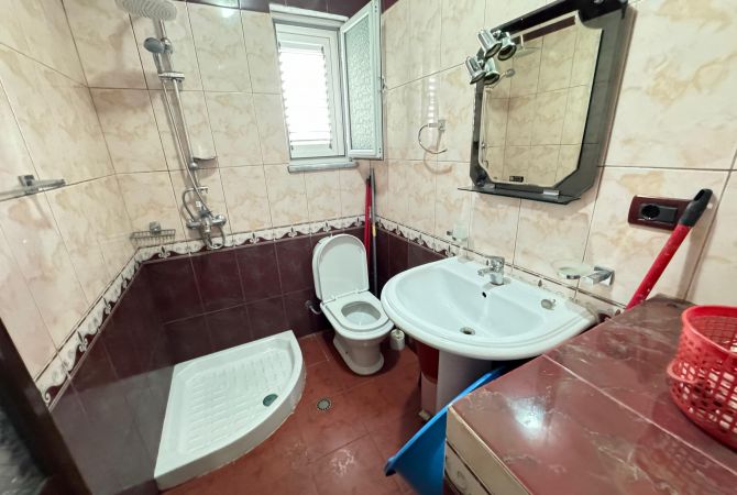 Shtepi me qera Apartament ne Tirane, 2+1, Mobilimi E mobiluar, Pagesa 500  Euro.