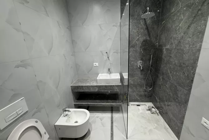 Shtepi me qera Apartament ne Tirane, 2+1, Mobilimi E mobiluar, Pagesa 600  Euro.