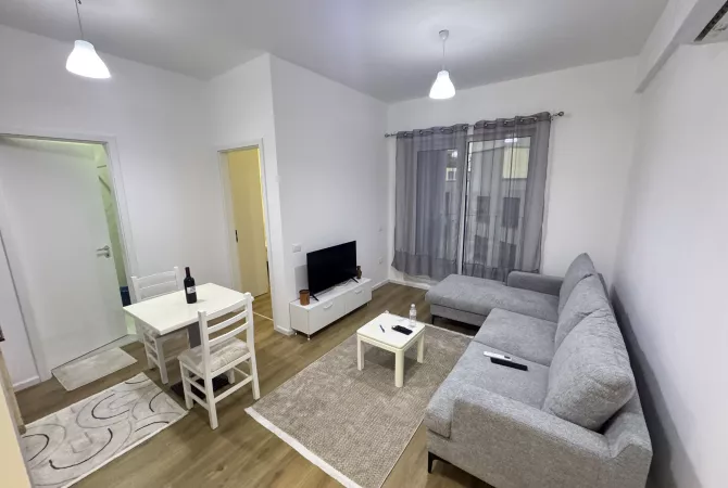 Shtepi me qera 1+1 ne Tirane - 42,000 Leke