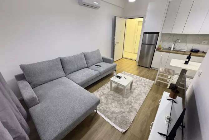 Shtepi me qera 1+1 ne Tirane - 42,000 Leke