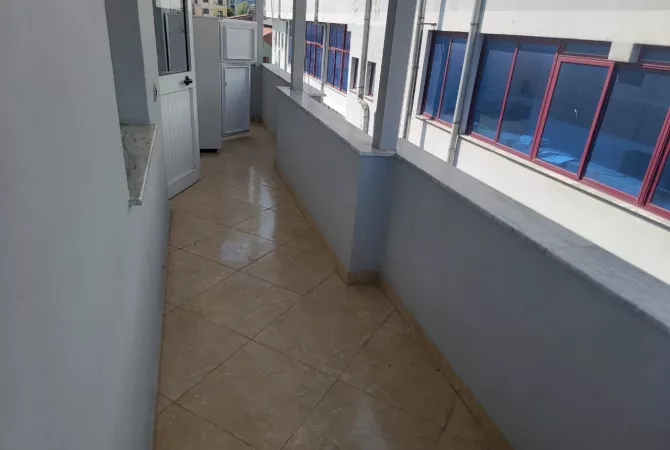 Shtepi me qera 1+1 ne Tirane - 30,000 Leke