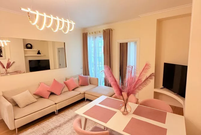 Shtepi me qera 2+1 ne Tirane - 1,200 Euro