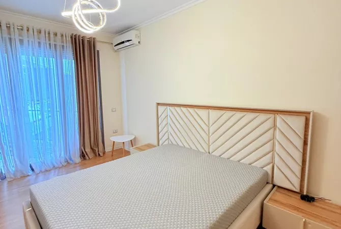 Shtepi me qera 2+1 ne Tirane - 1,200 Euro