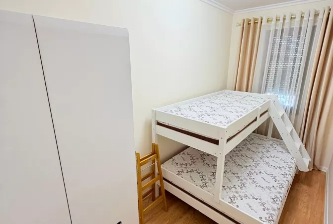 Shtepi me qera Apartament ne Tirane, 2+1, Mobilimi E mobiluar, Pagesa 1,200  Euro.