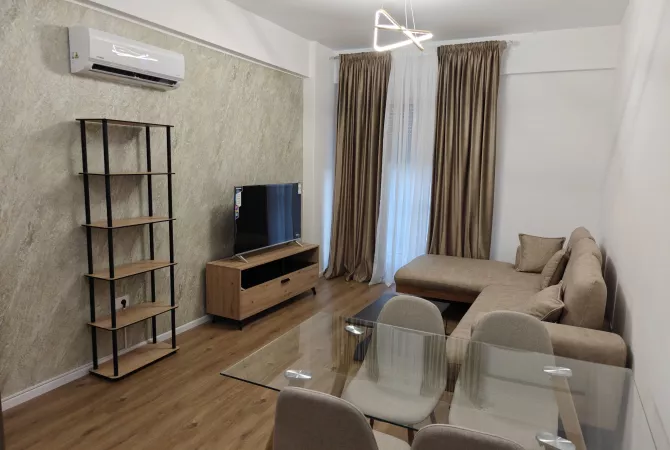 Shtepi me qera 1+1 ne Tirane - 45,000 Leke