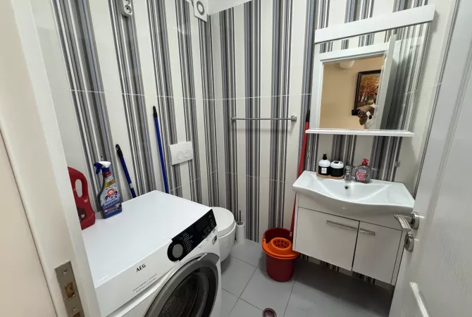 Shtepi me qera Apartament ne Tirane, 2+1, Mobilimi E mobiluar, Pagesa 70,000  Leke.