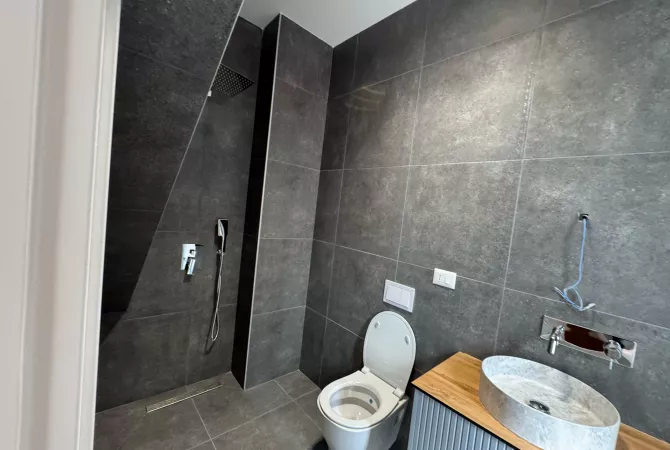 Shtepi me qera Apartament ne Tirane, 2+1, Mobilimi E mobiluar, Pagesa 800  Euro.