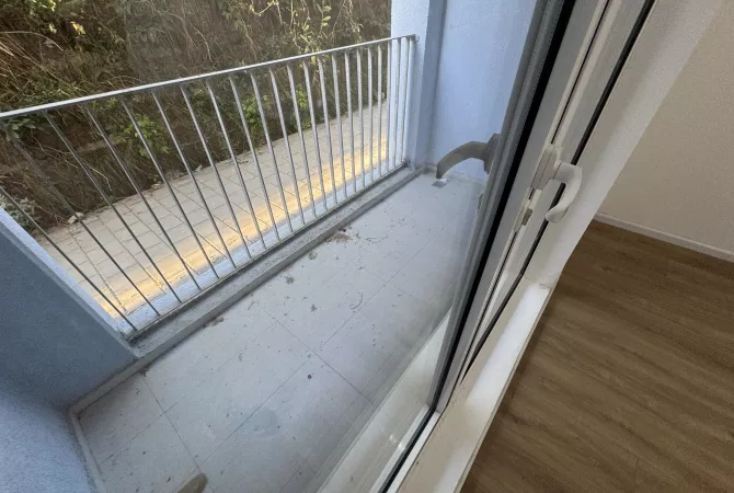 Shtepi me qera Apartament ne Tirane, 1+1, Mobilimi Bosh, pa mobiluar, Pagesa 20,000  Leke.