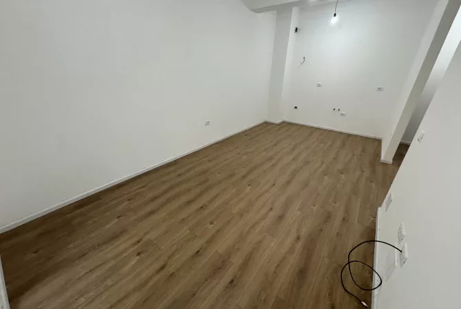 Shtepi me qera 1+1 ne Tirane - 20,000 Leke