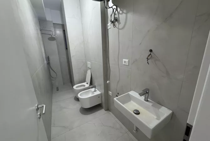 Shtepi me qera 1+1 ne Tirane - 20,000 Leke