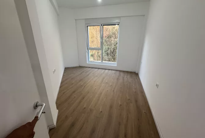 Shtepi me qera 1+1 ne Tirane - 20,000 Leke