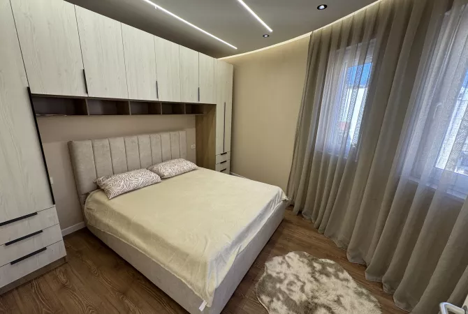 Shtepi me qera 1+1 ne Tirane - 75,000 Leke
