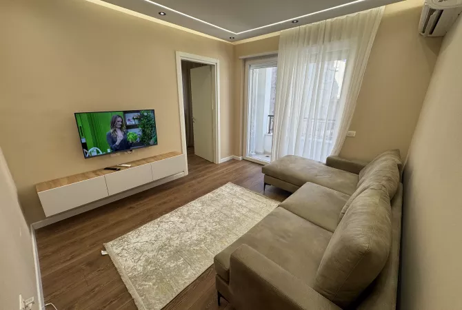 Shtepi me qera 1+1 ne Tirane - 75,000 Leke