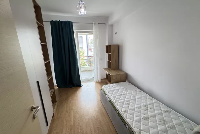 Shtepi me qera Apartament ne Tirane, 2+1, Mobilimi E mobiluar, Pagesa 650  Euro.