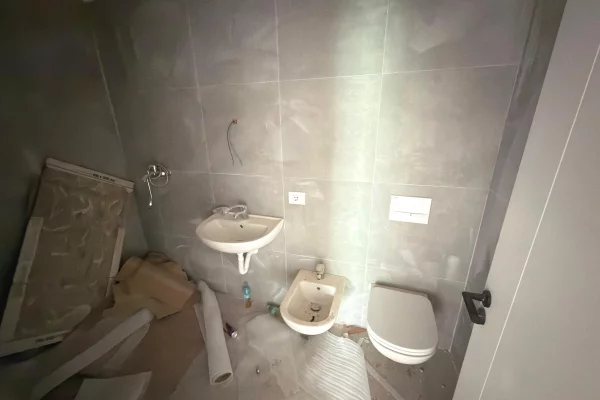 Apartment for sale in Tirana 3+1, Emty