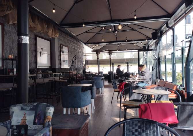 Ambient biznesi me qera 2+1 ne Tirane - 700 Euro
