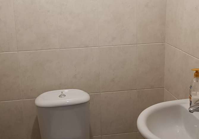Ambient biznesi me qera 3+1 ne Tirane - 30,000 Leke