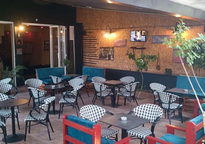 Ambient biznesi me qera 2+1 ne Tirane - 700 Euro