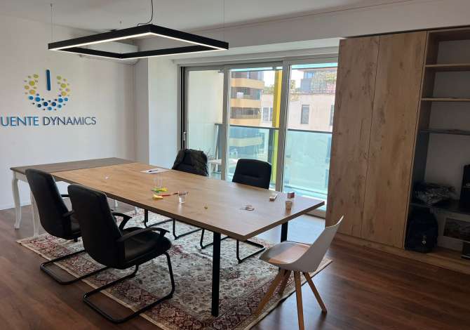 Ambient biznesi me qera 3+1 ne Tirane - 1,000 Euro