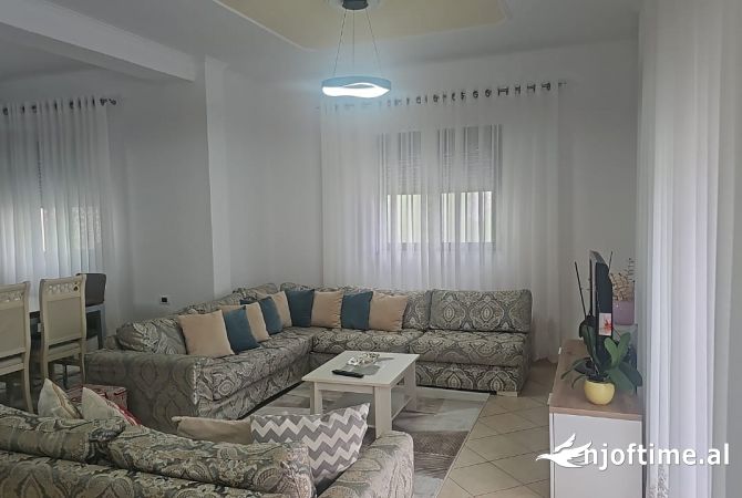Shtepi me qera 3+1 ne Tirane - 50,000 Leke