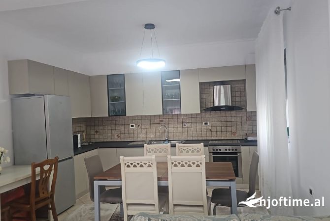 Shtepi me qera 3+1 ne Tirane - 50,000 Leke