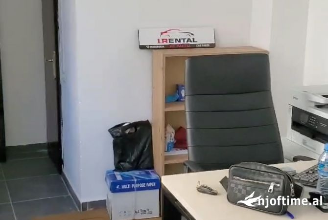 Ambient biznesi me qera 1+1 ne Tirane - 15,000 Leke
