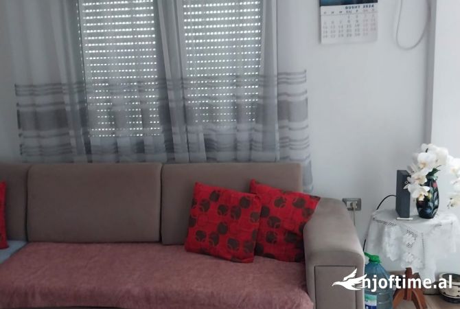 Shtepi ne shitje Apartament ne Tirane, 2+1, Mobilimi E mobiluar, Pagesa 8,000,000  Leke.