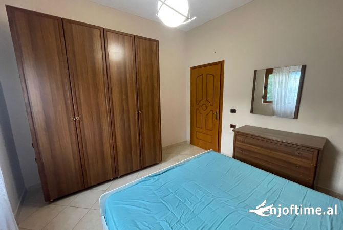 Shtepi me qera Apartament ne Tirane, 2+1, Mobilimi E mobiluar, Pagesa 45,000  Leke.