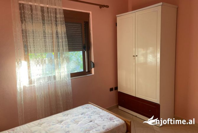 Shtepi me qera Apartament ne Tirane, 2+1, Mobilimi E mobiluar, Pagesa 45,000  Leke.
