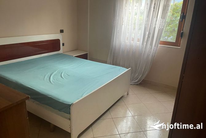 Shtepi me qera Apartament ne Tirane, 2+1, Mobilimi E mobiluar, Pagesa 45,000  Leke.